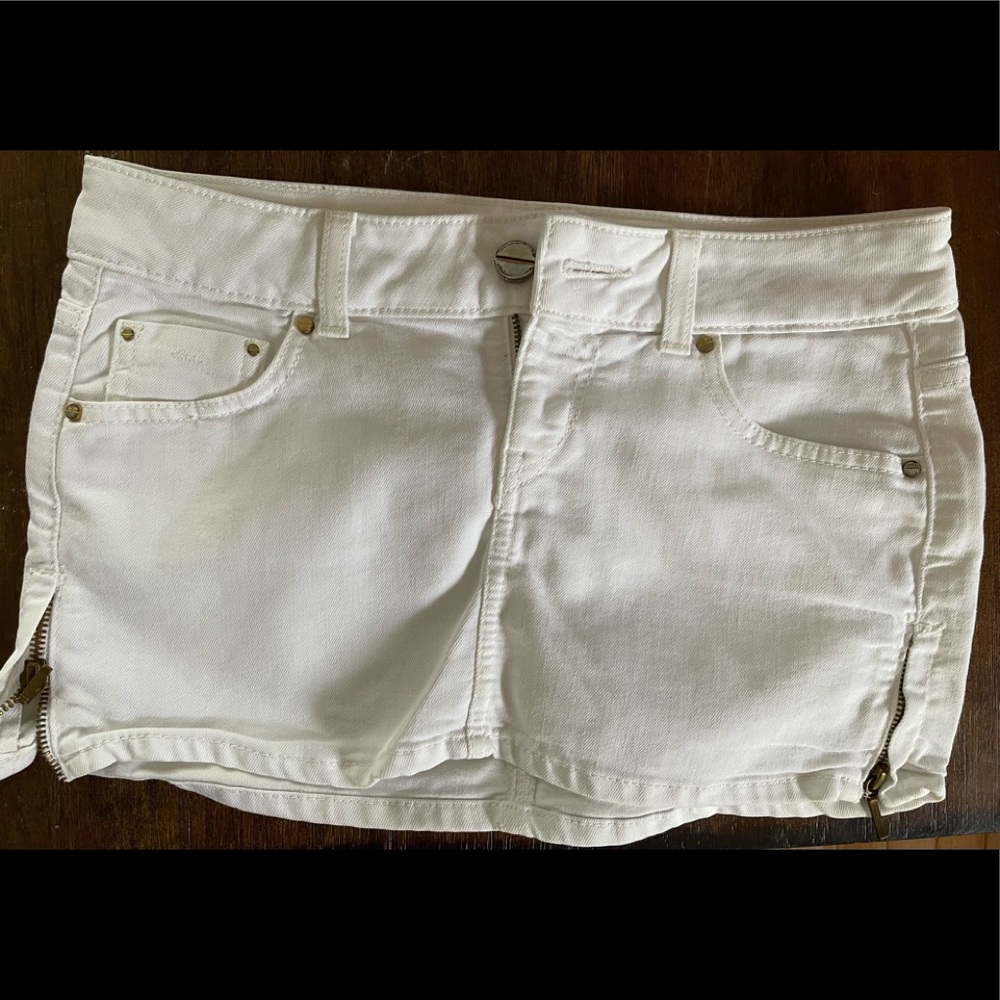 Guess Jeans mini skirt with side zip detail